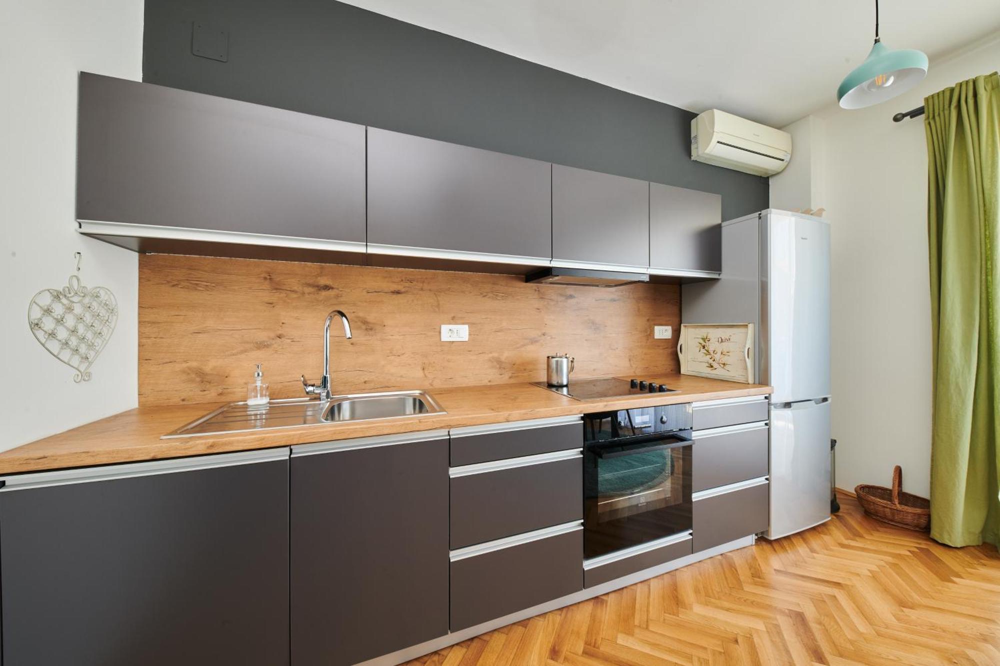 Mina's Shine Apartment